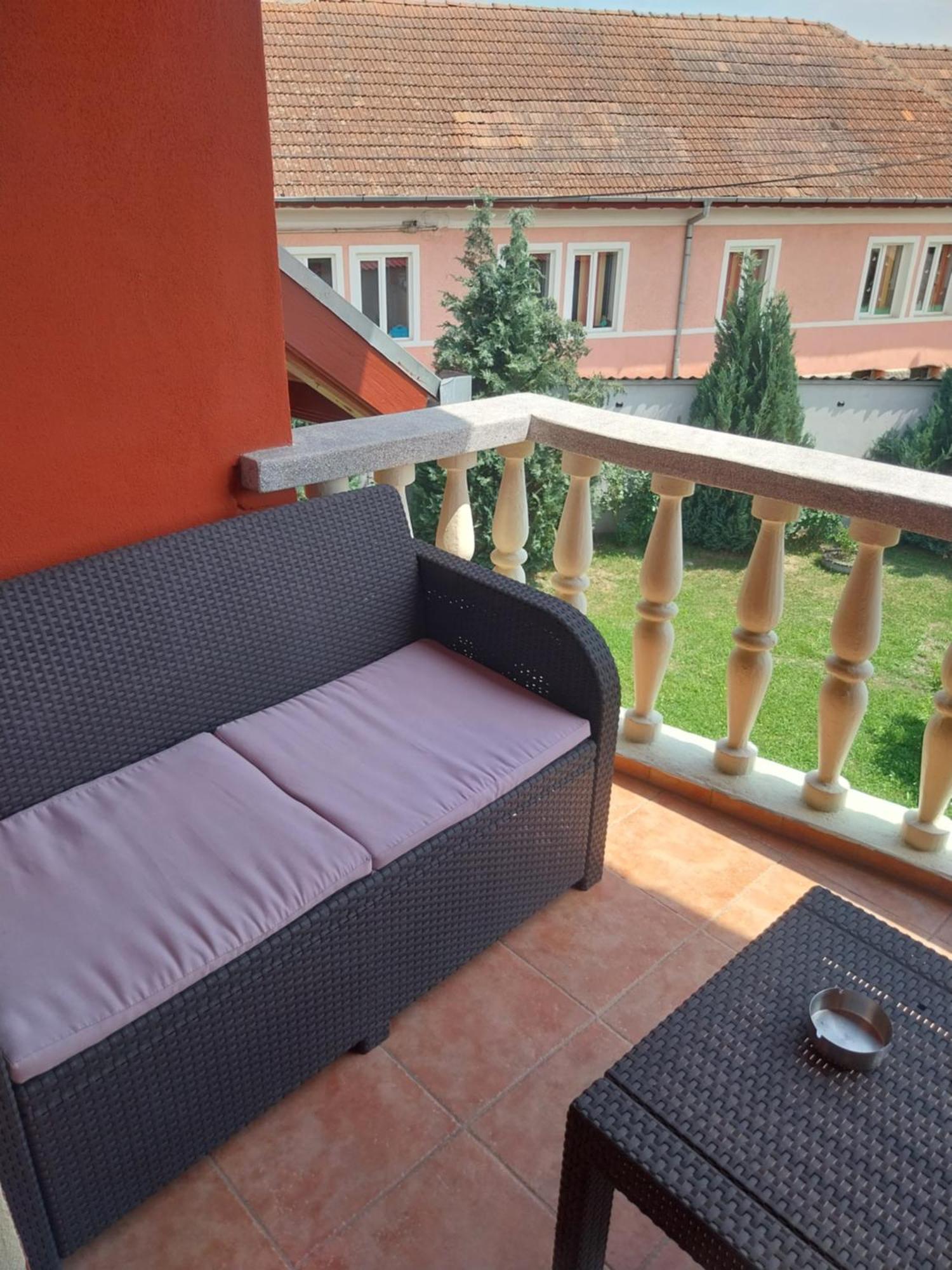 Serena House Cartisoara Exterior photo